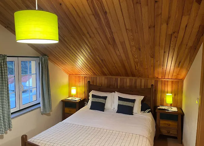 Casa Da Fonte Sagrada 3* لوريغا