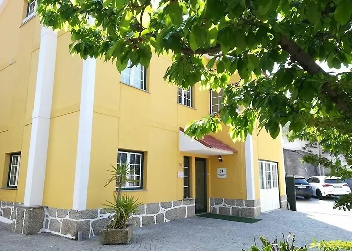 Casa Da Fonte Sagrada بيت ضيافة لوريغا